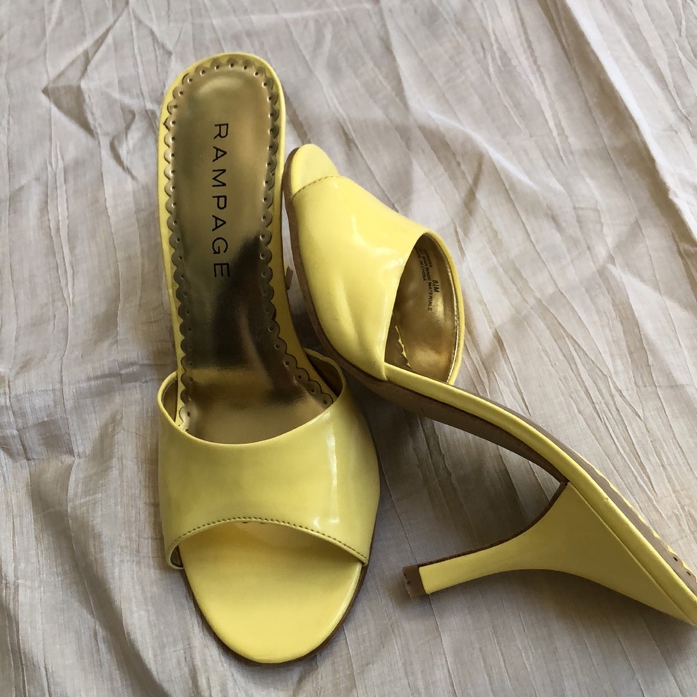 Rampage Yellow Sandals size 8/M -4” heals